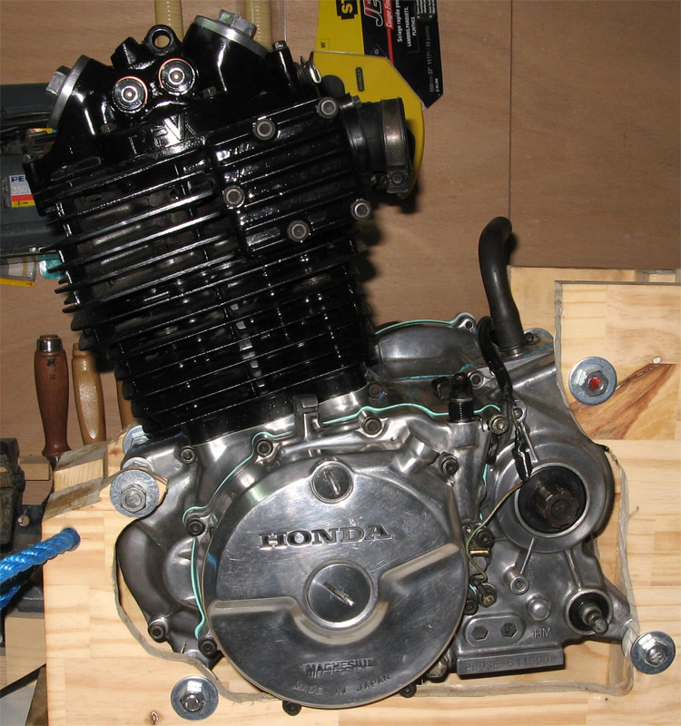 Moteur avec carter d'allumage